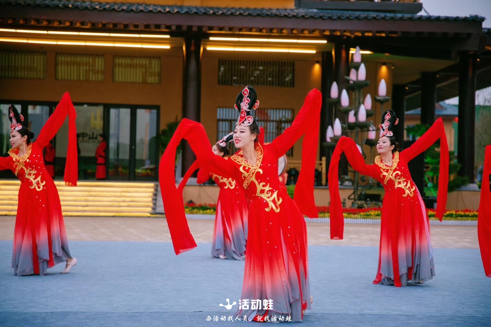 节目图片主要表达汉民族积淀古代文化保留原始舞蹈的遗存它浓缩着中国